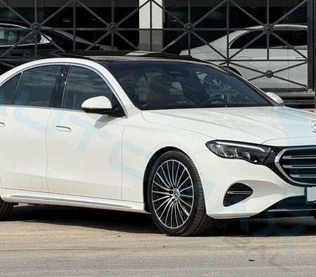 Bianca Mercedes Benz E200 2026