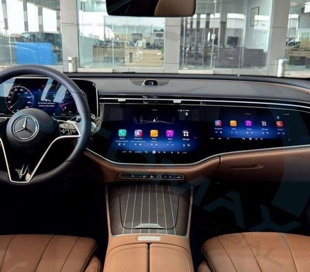 Bianca Mercedes Benz E200 2026