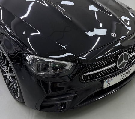 Negro Mercedes Benz E300 2021