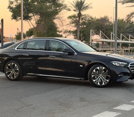 Mercedes Benz E300 2025, photo 2 of 4