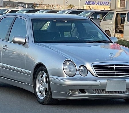 Mercedes Benz E320 2000, photo 1 of 4