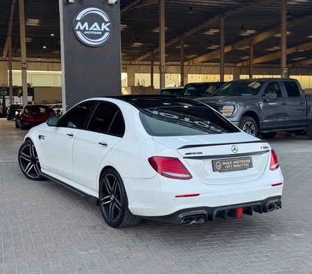 Blanc Mercedes Benz AMG E63 2018