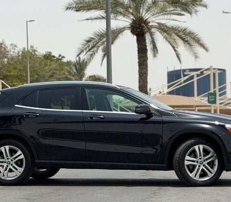 Mercedes Benz GLA 250 2020, photo 2 of 4
