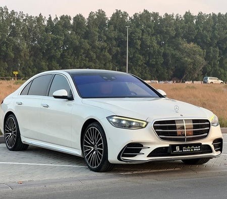 White Mercedes Benz S500 2022