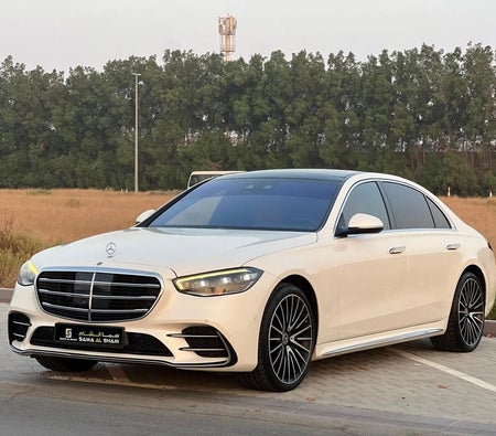 White Mercedes Benz S500 2022