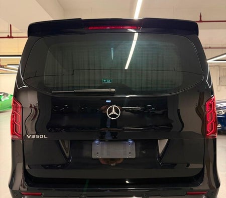 Black Mercedes Benz Vito 2024