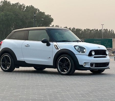 White Mini Cooper S 2013