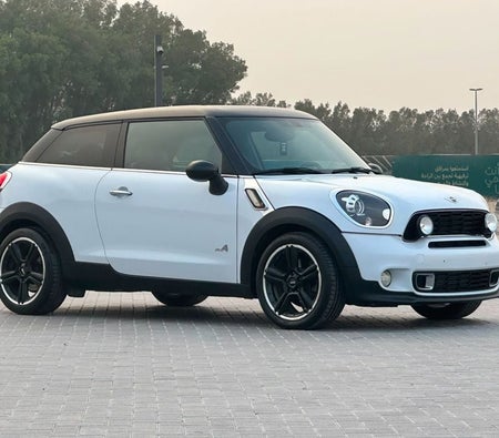 White Mini Cooper S 2013