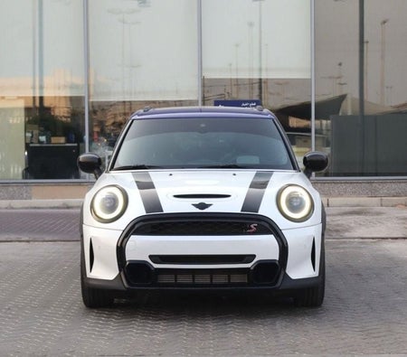 White Mini Cooper S 2024