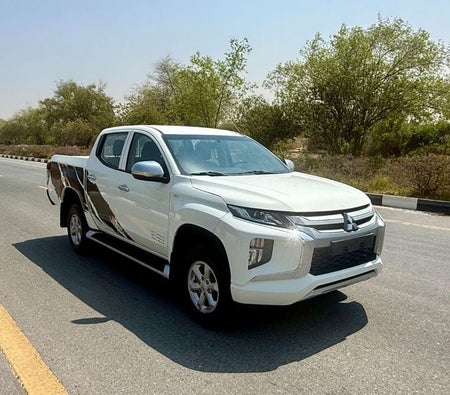 Weiß Mitsubishi L200 2022