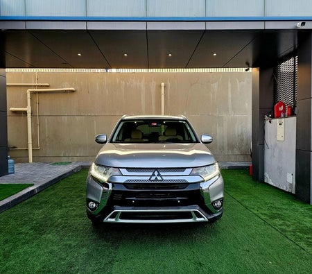 Silver Mitsubishi Outlander 2020