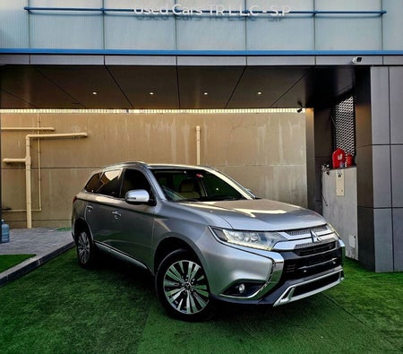 Silver Mitsubishi Outlander 2020