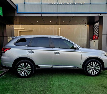Silver Mitsubishi Outlander 2020