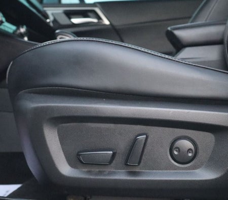 Weiß Mitsubishi Outlander PHEV 2024
