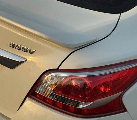 Bianca Nissan Altima 2013