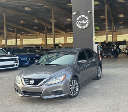 Gris Nissan Altima 2018