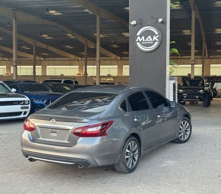 Gris Nissan Altima 2018