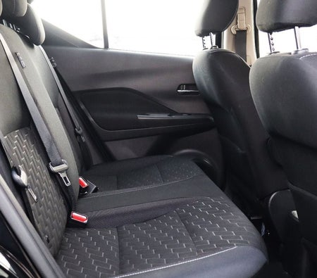 Black Nissan Kicks 2022