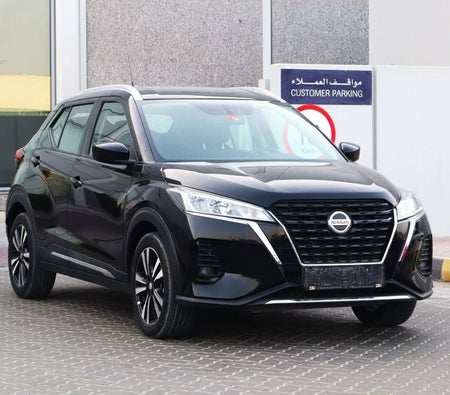 Black Nissan Kicks 2022