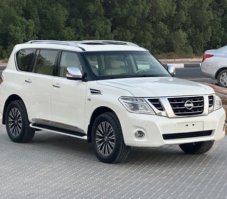 Beyaz Nissan Patrol 2017