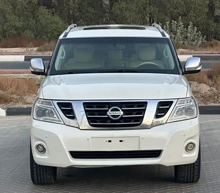 Weiß Nissan Patrol 2017 Weiß Nissan Patrol 2017