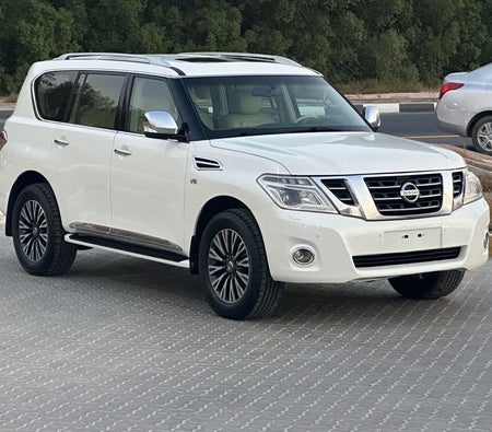 Weiß Nissan Patrol 2017 Weiß Nissan Patrol 2017