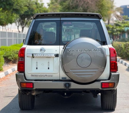 Beyaz Nissan Patrol 2020