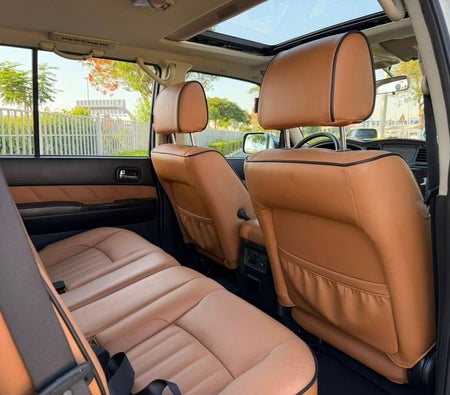 Beyaz Nissan Patrol 2021