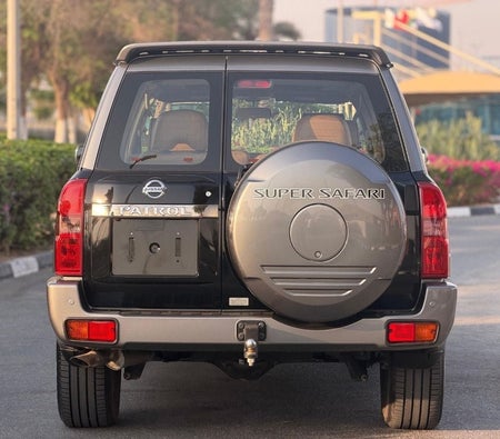 Schwarz Nissan Patrol 2022