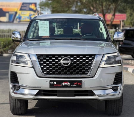 D'argento Nissan Patrol 2022