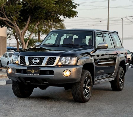 Schwarz Nissan Patrol 2023 Schwarz Nissan Patrol 2023