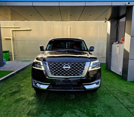 Черный Nissan Patrol 2023 год Черный Nissan Patrol 2023 год