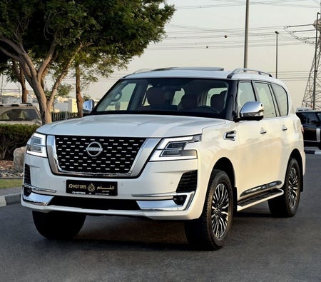 Белый Nissan Patrol 2024 год Белый Nissan Patrol 2024 год