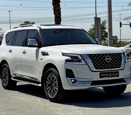 Белый Nissan Patrol 2024 год Белый Nissan Patrol 2024 год