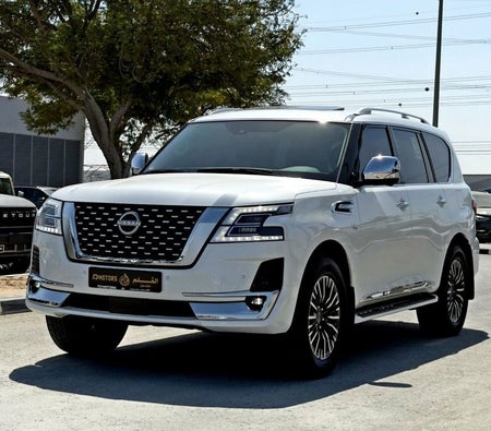 Белый Nissan Patrol 2024 год Белый Nissan Patrol 2024 год