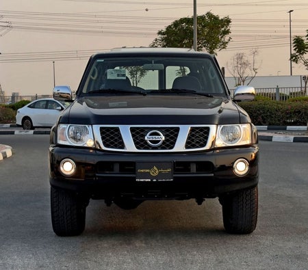 Schwarz Nissan Patrol 2024