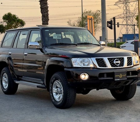 Schwarz Nissan Patrol 2024