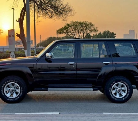 Schwarz Nissan Patrol 2024