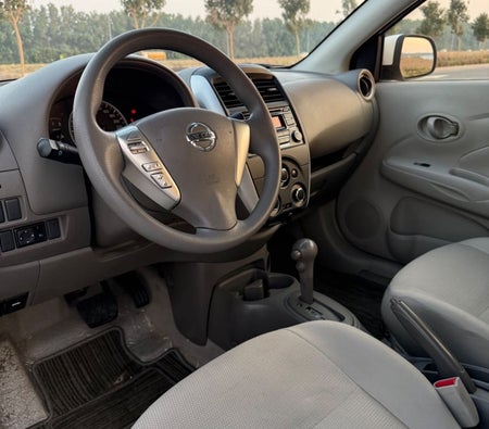 White Nissan Sunny 2022