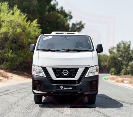 Nissan Urvan 2021, photo 2 of 4