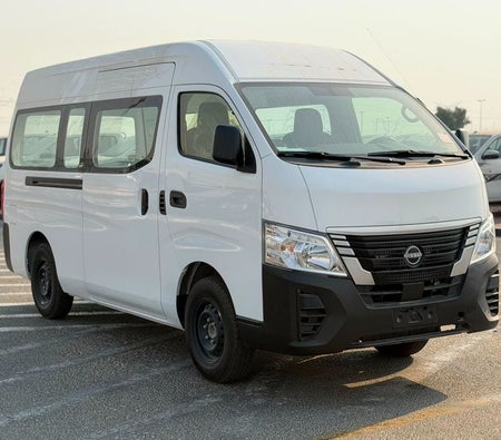 Weiß Nissan Urvan 2025 Weiß Nissan Urvan 2025