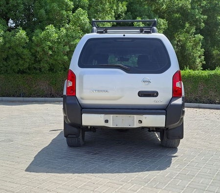 Silber Nissan Xterra 2010