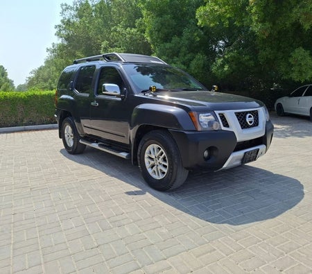 Grau Nissan Xterra 2015