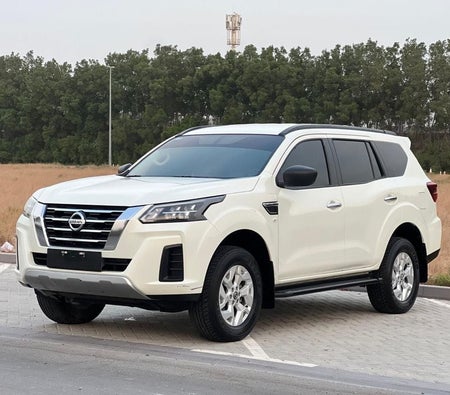 White Nissan Xterra 2023
