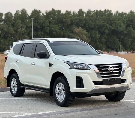 White Nissan Xterra 2023