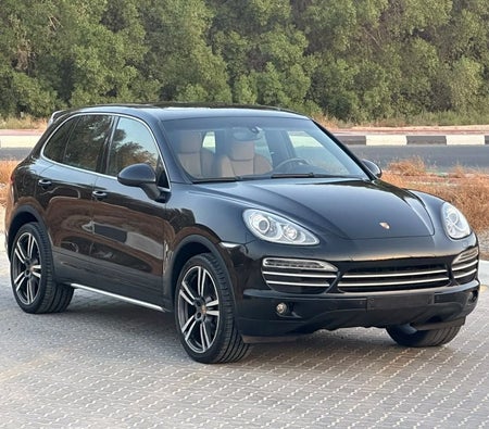 Black Porsche Cayenne 2014