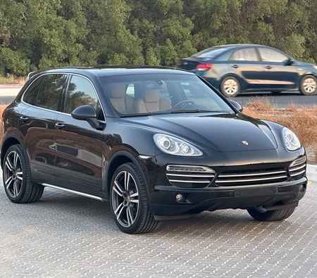 Black Porsche Cayenne 2014