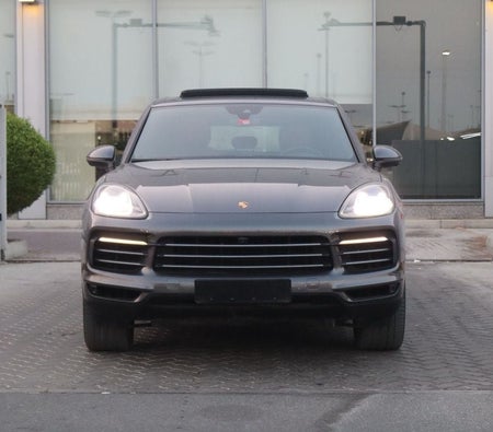 Silver Porsche Cayenne 2019