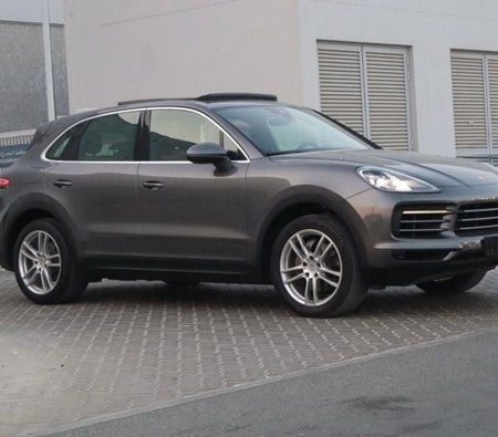 Silver Porsche Cayenne 2019
