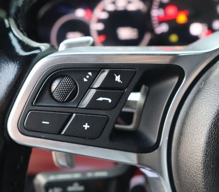 Silver Porsche Cayenne 2019